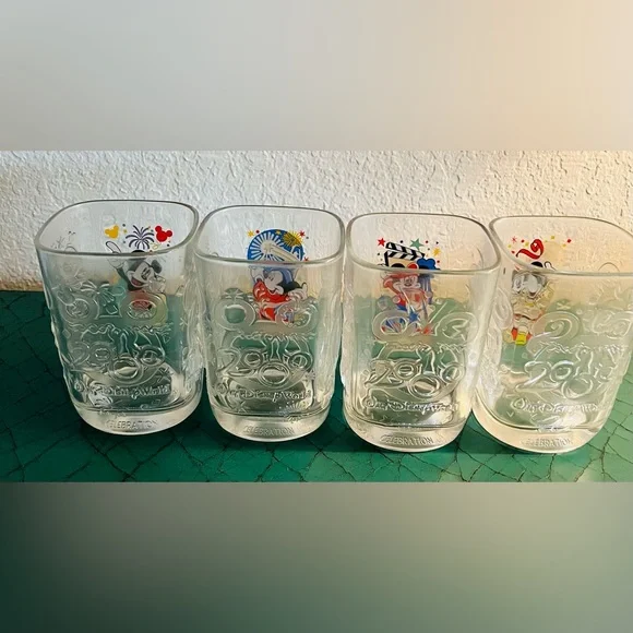 4 McDonald’s Memorabilia Walt Disney World Square Drinking Glasses 2000 No Chips - Picture 3 of 7